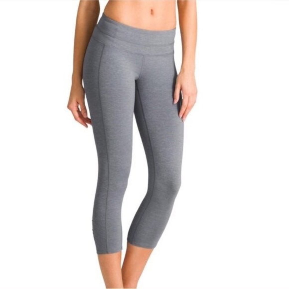 Athleta Odyssey Balance Capri Leggings